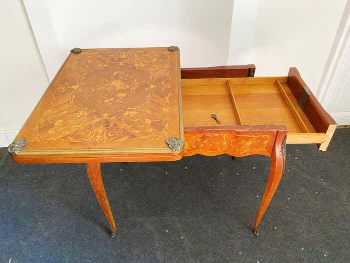 Game table Louis XV style, Napoleon III period (bronze fall and bronze belt, marqueteri