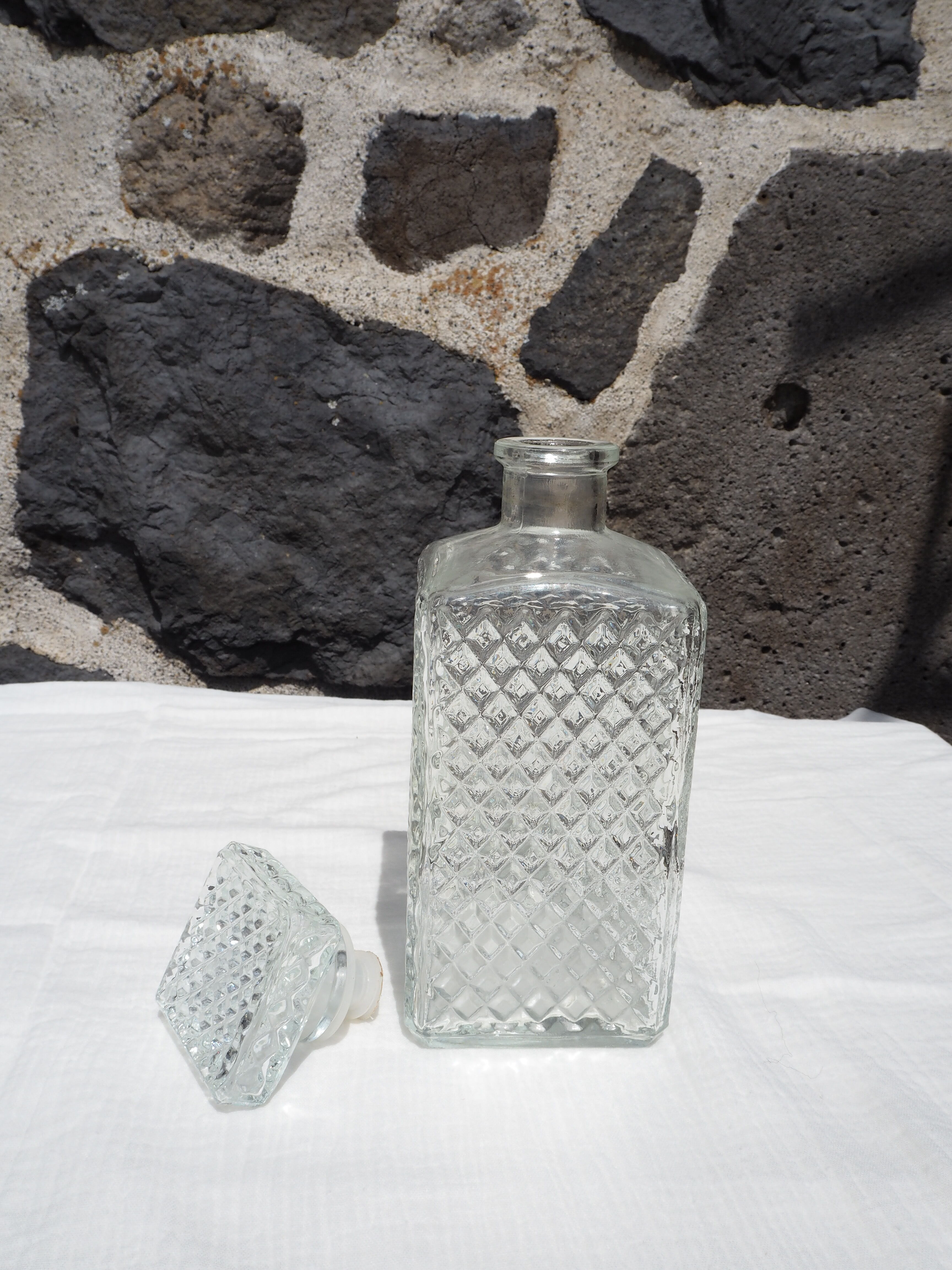 Glass whisky decanter