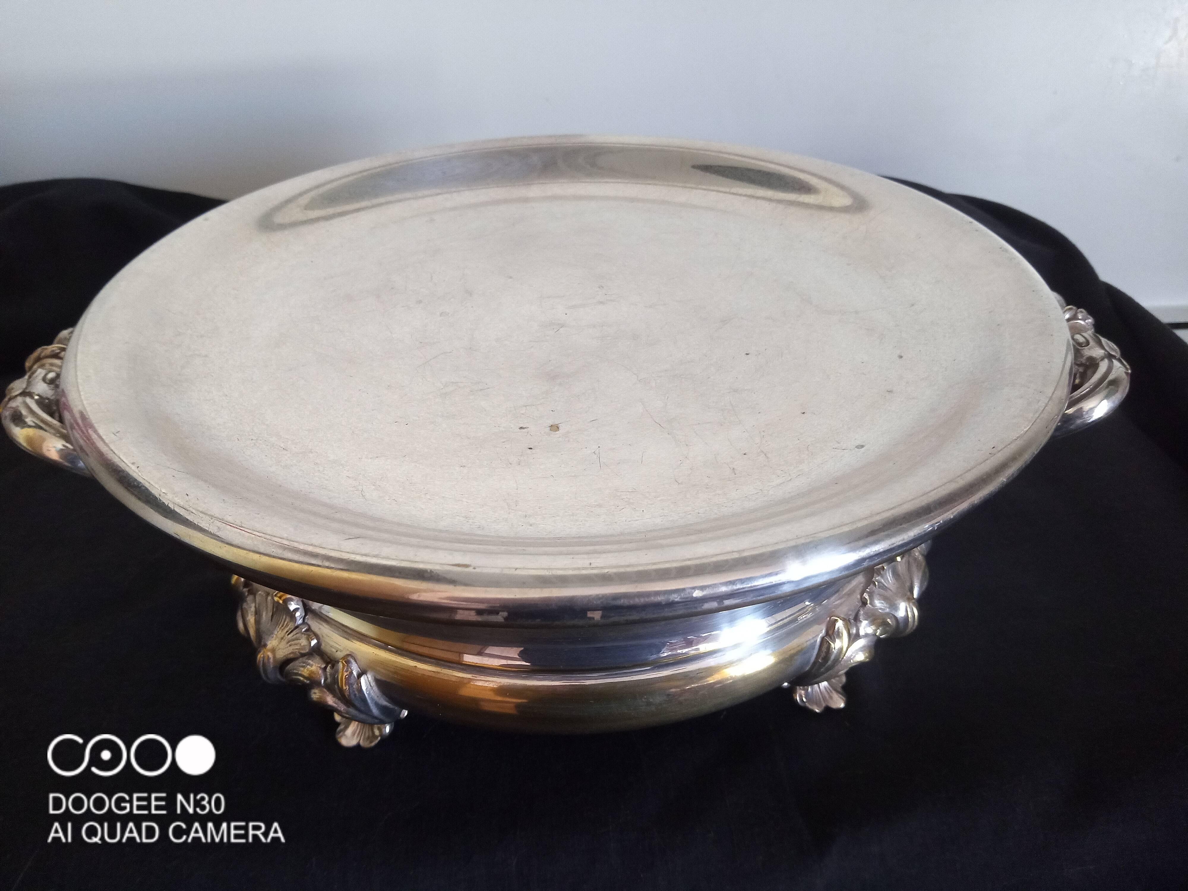 Orfèvrerie Christofle - Dish warmer in silver-plated metal, Louis XV style