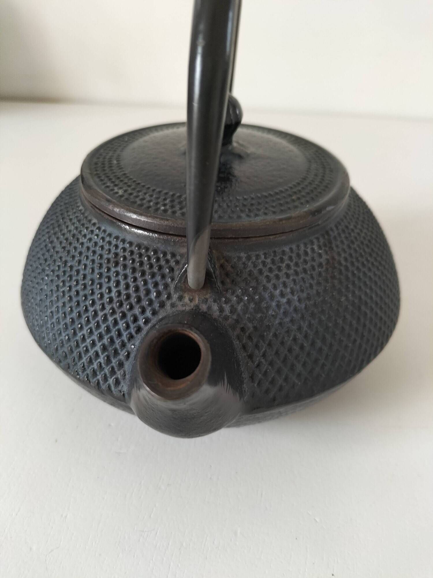 Blue cast iron Japanese teapot Arare – Decoration & collection
