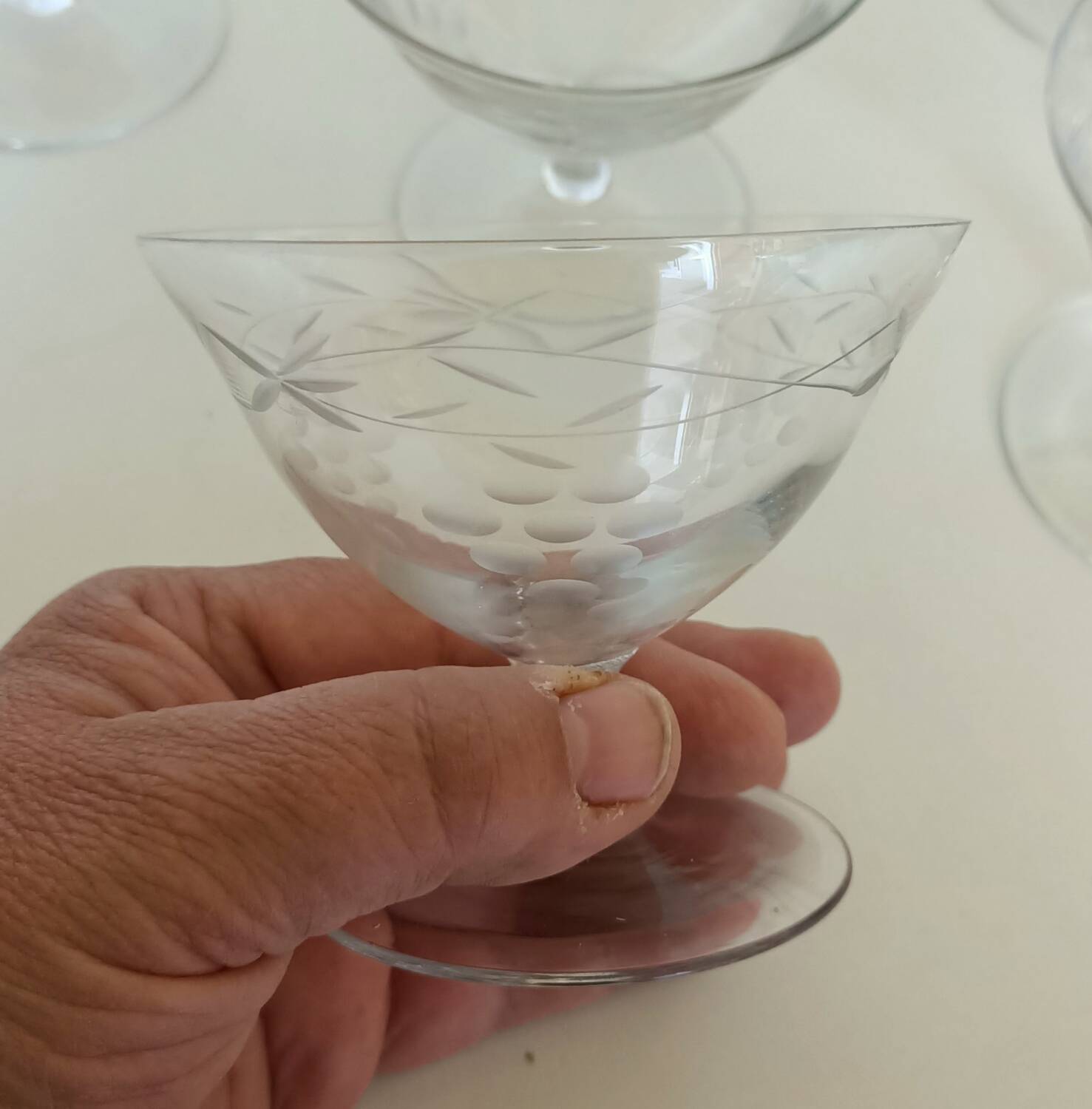 9 hand-cut art deco champagne glasses
