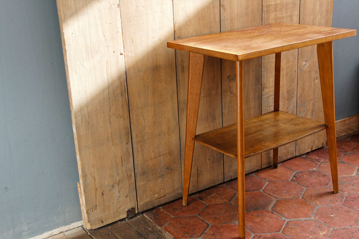 Desserte scandinave en bois pieds compas