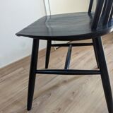 Set of 2 black wooden chairs