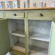 Buffet ancien patiné vert – 4 portes & 4 tiroirs – Plateau bois