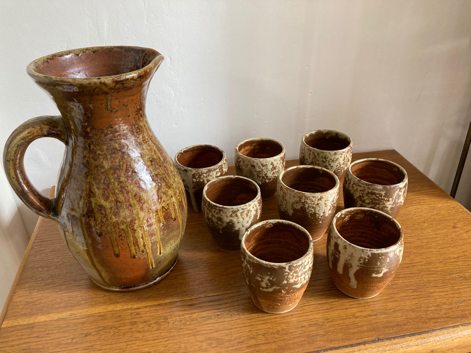 Terracotta and gray orangeade service