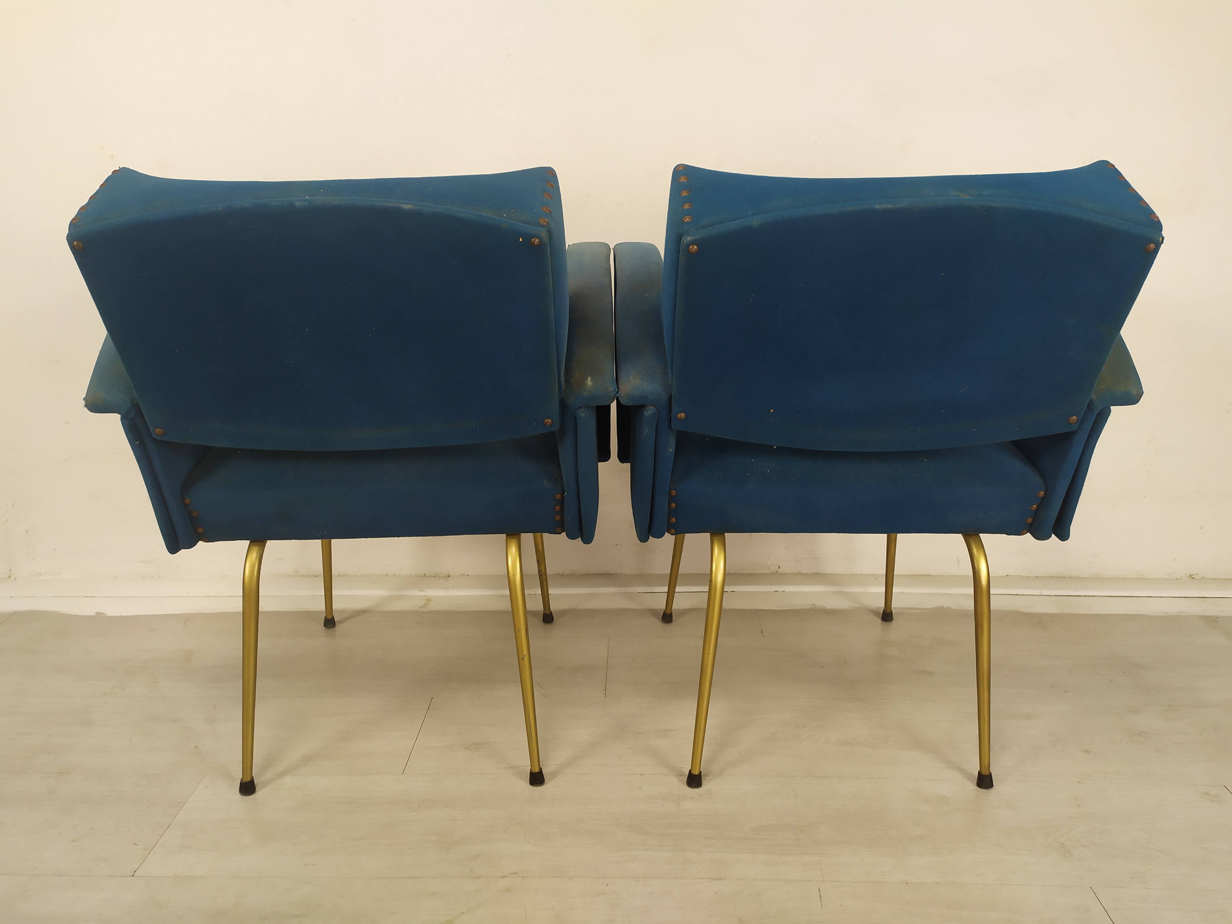 Pair of vintage armchairs to reupholster