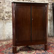 Mahogany neck style transition nineteenth century