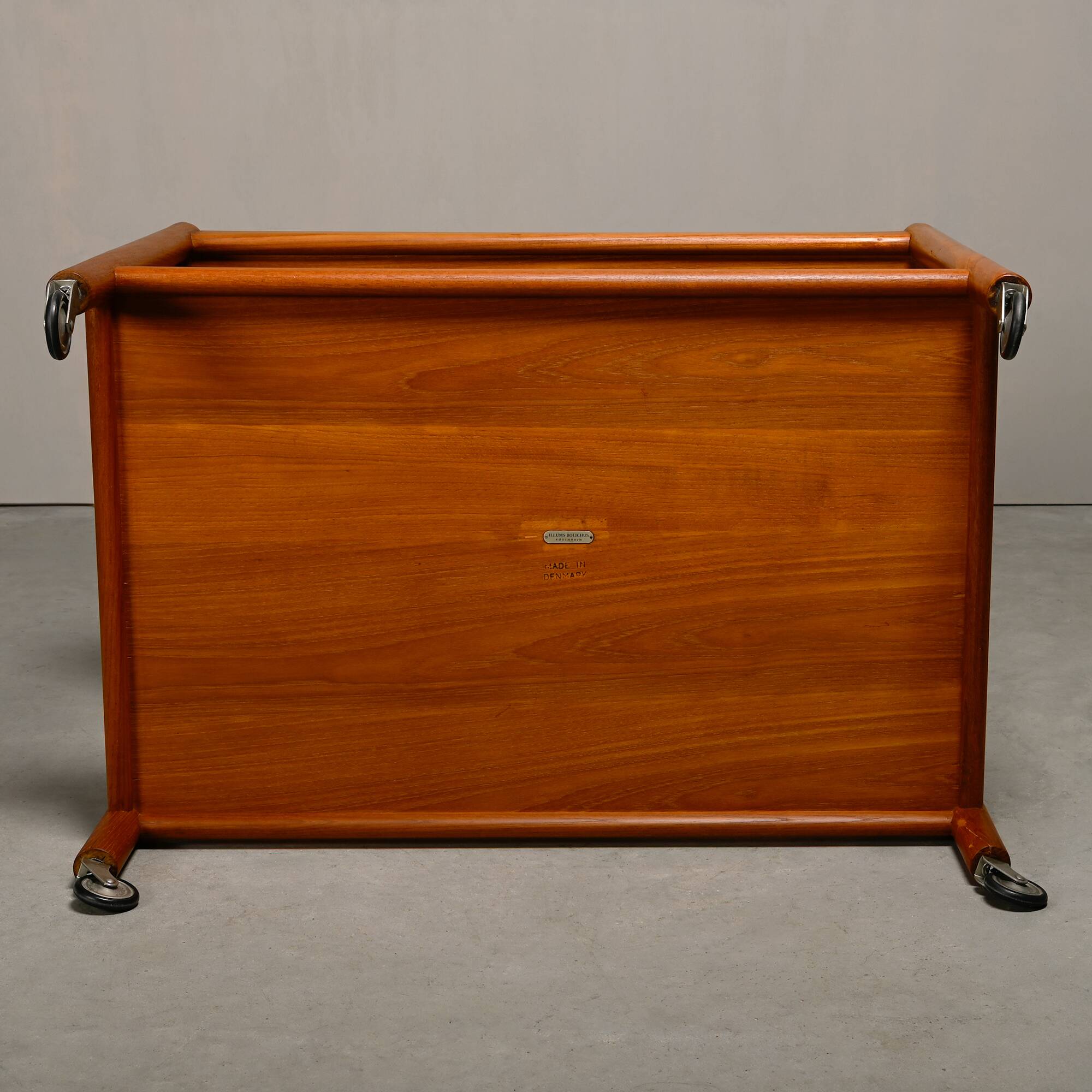 Hans J. Wegner AT-45 Trolley en teck pour Andreas Tuck et Illums Bolighus