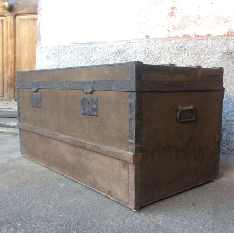 Old trunk wooden