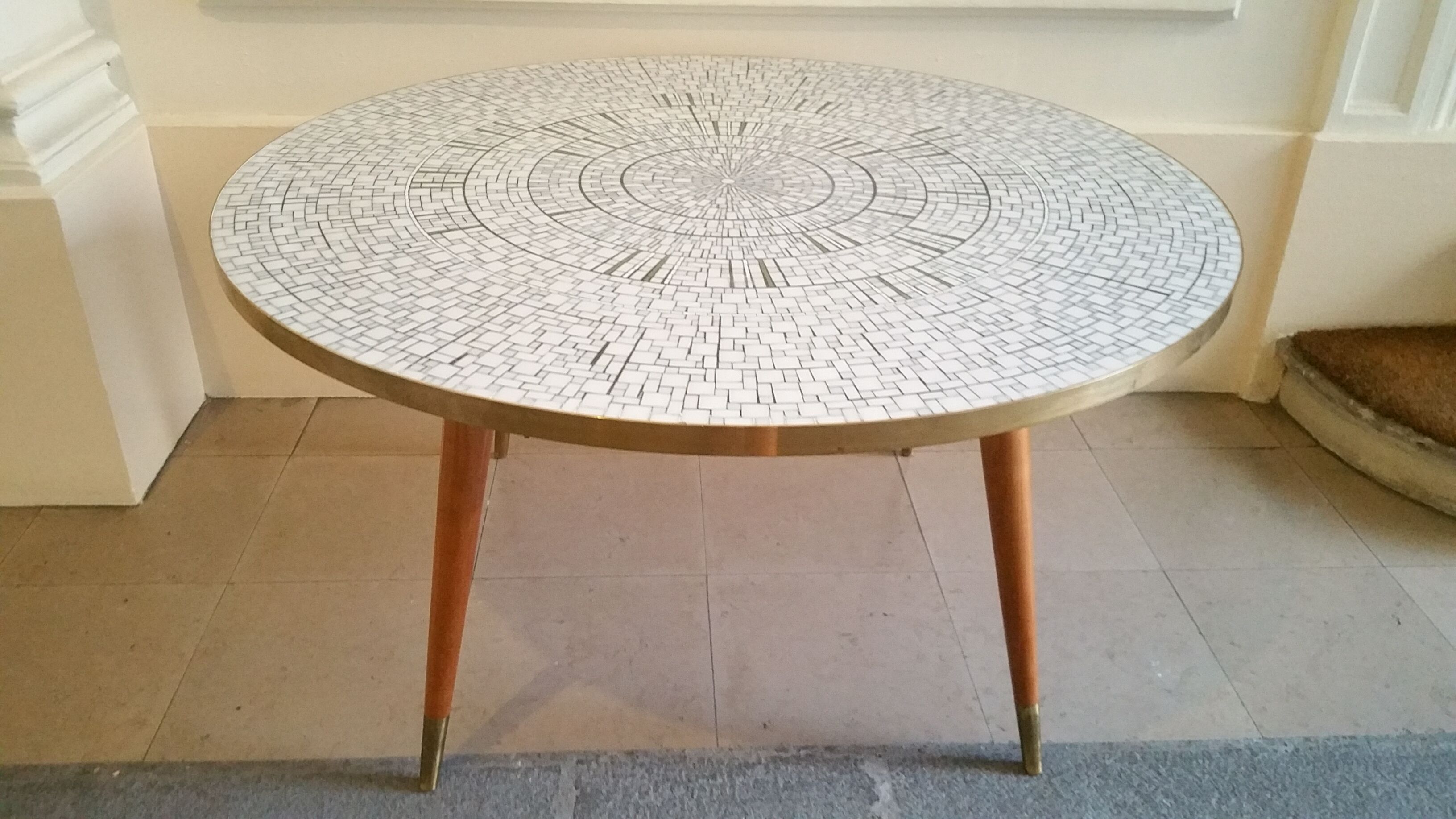 Table basse scandinave des années 50/60 mosaïque laiton