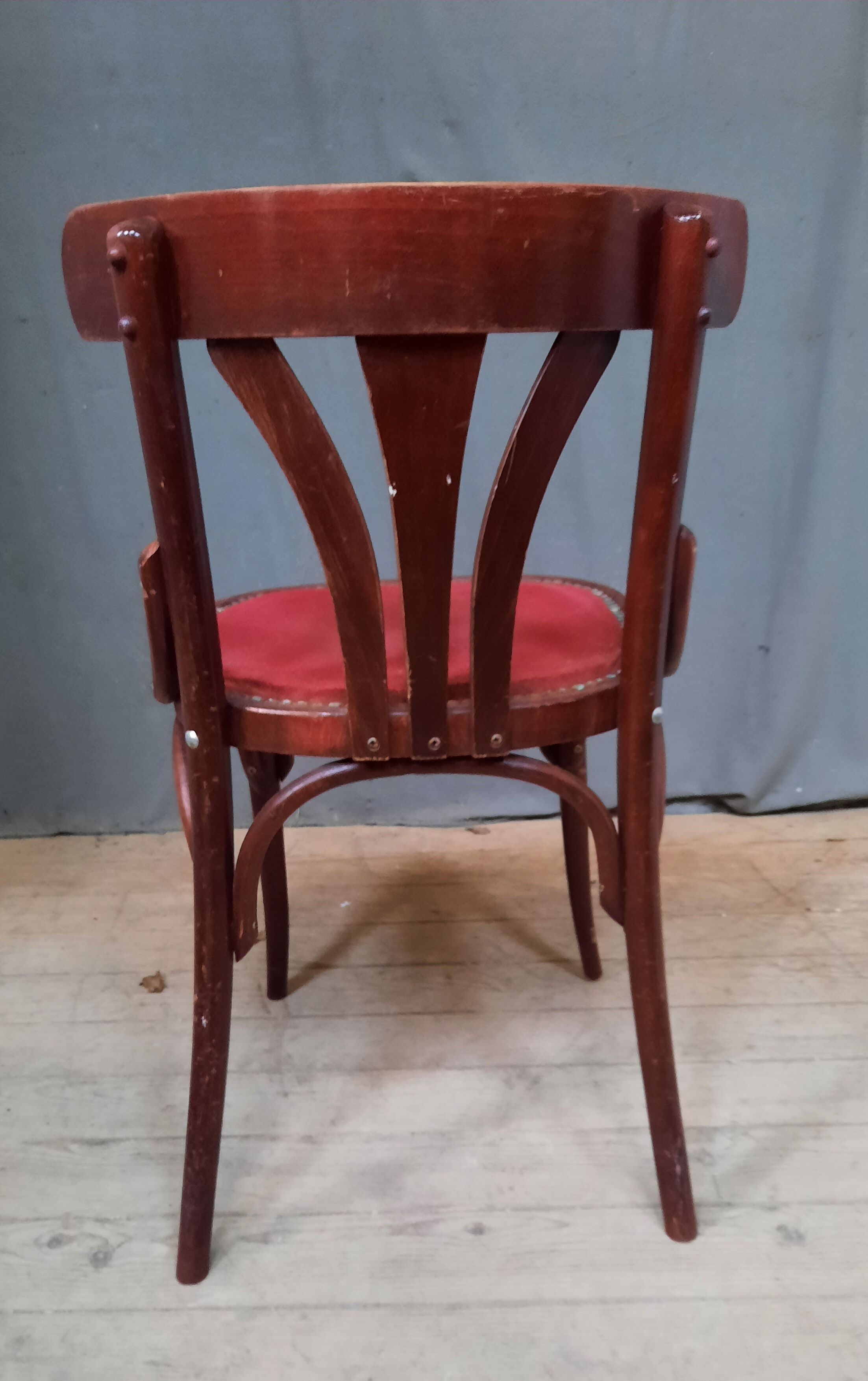 Serie de 6 chaises bistrot en bois courbé