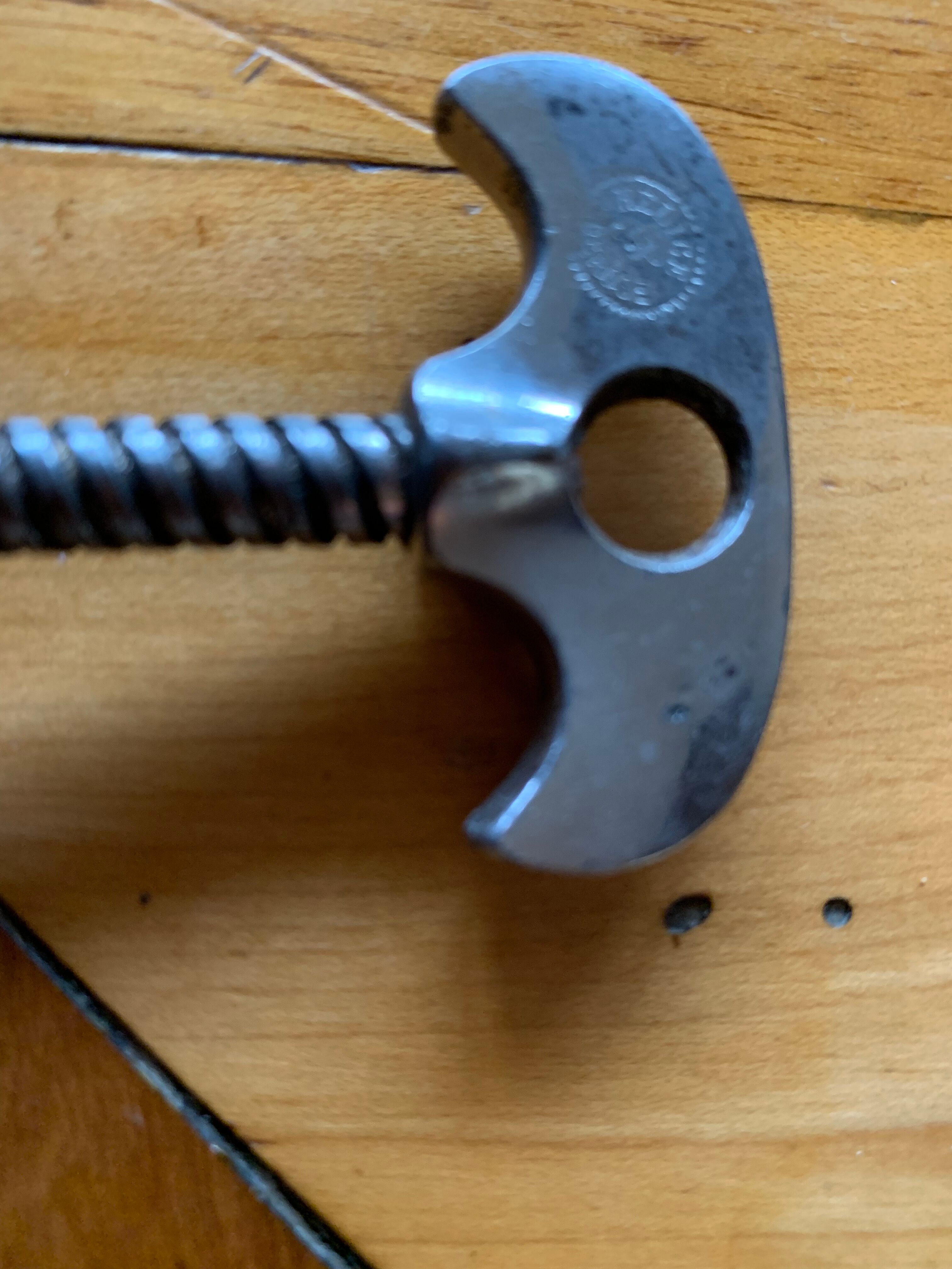 Corkscrew old propeller Pérille deposited