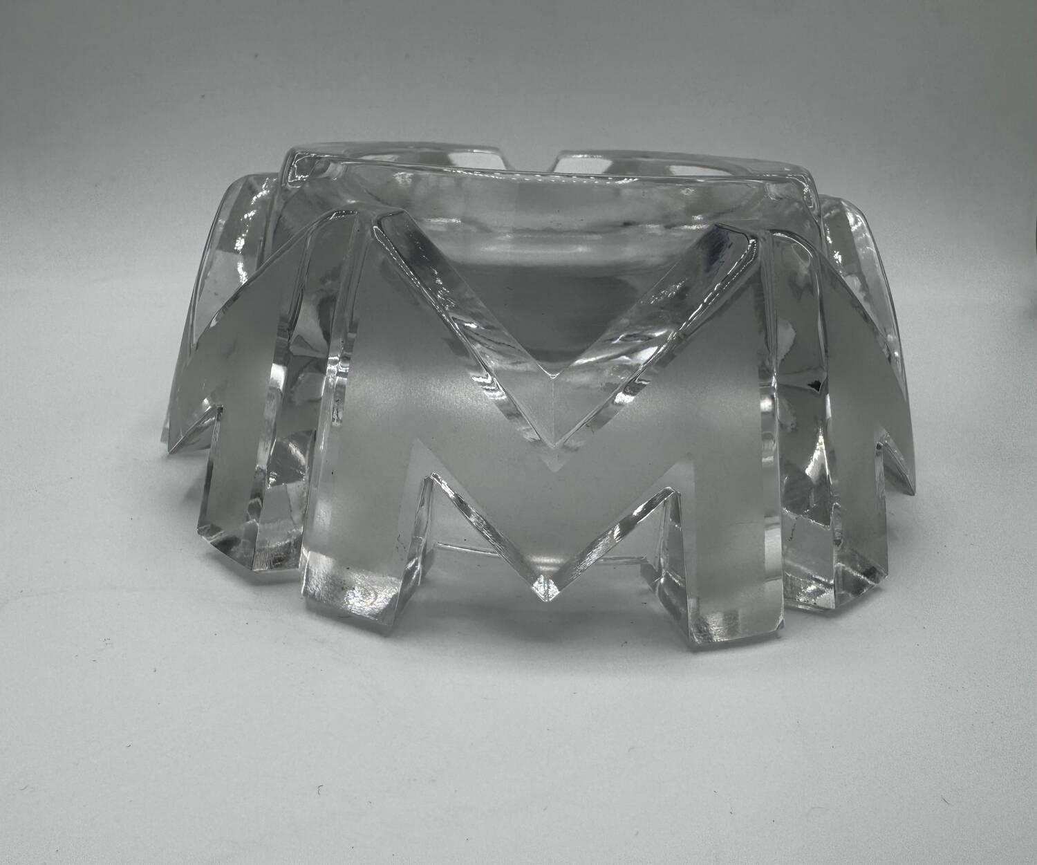 Martell ashtray by Pierre Carmin, luxury version, numbered Baccarat.