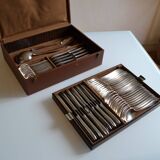 Ménagère métal argenté complète dans coffret 62 pièces