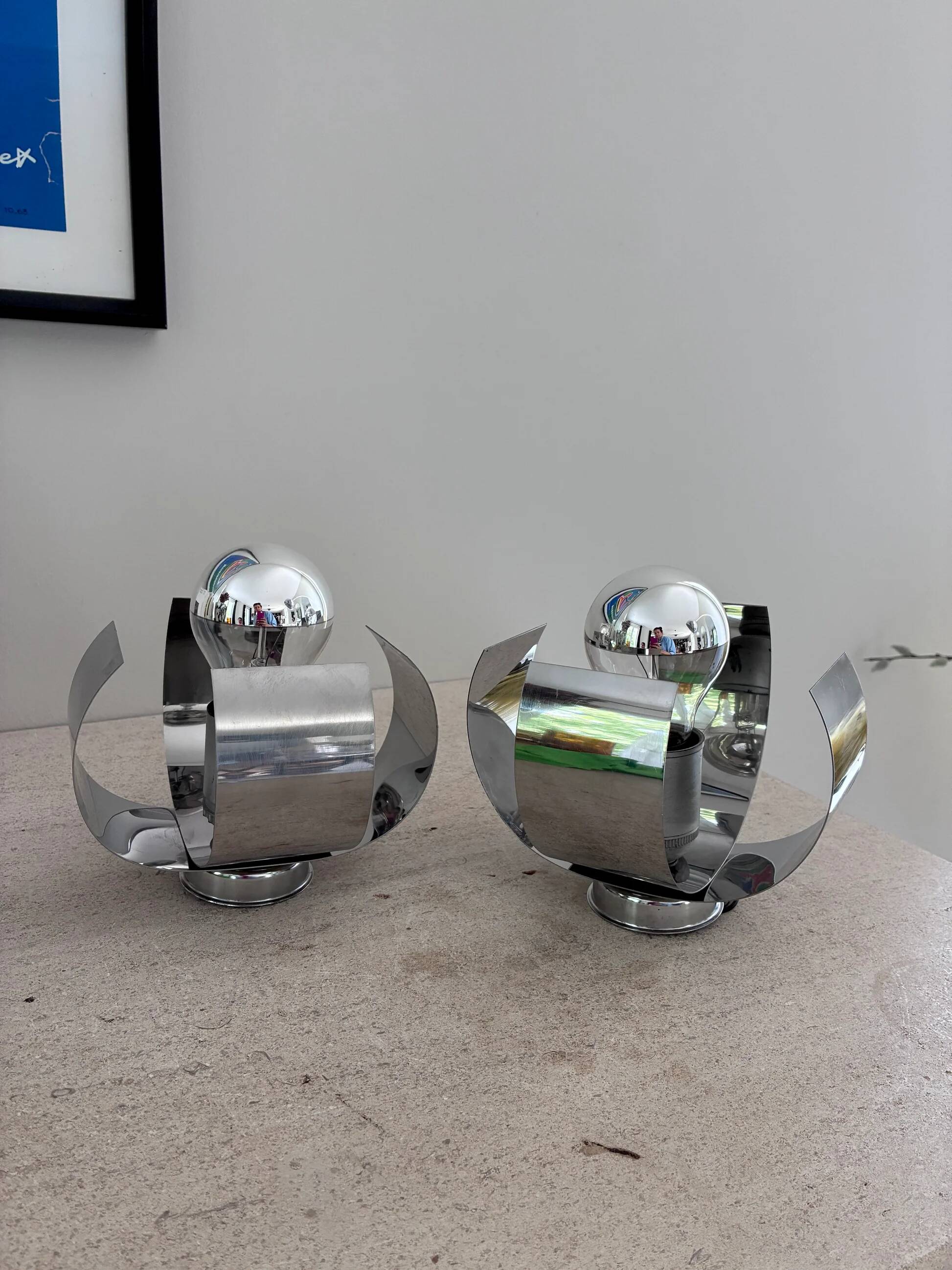 "Space Age" pair of chrome metal wall lights - 1960