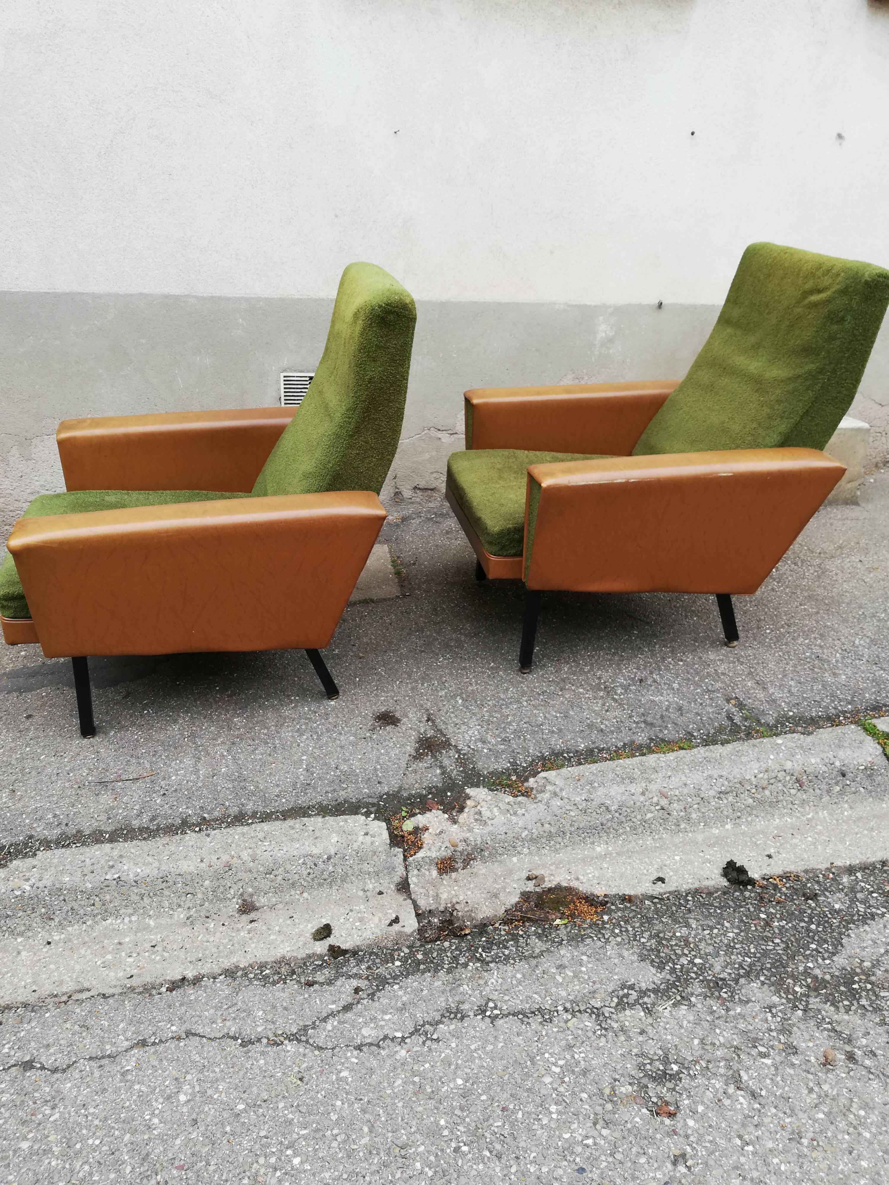 Paire de fauteuils vintage verts et skai marron