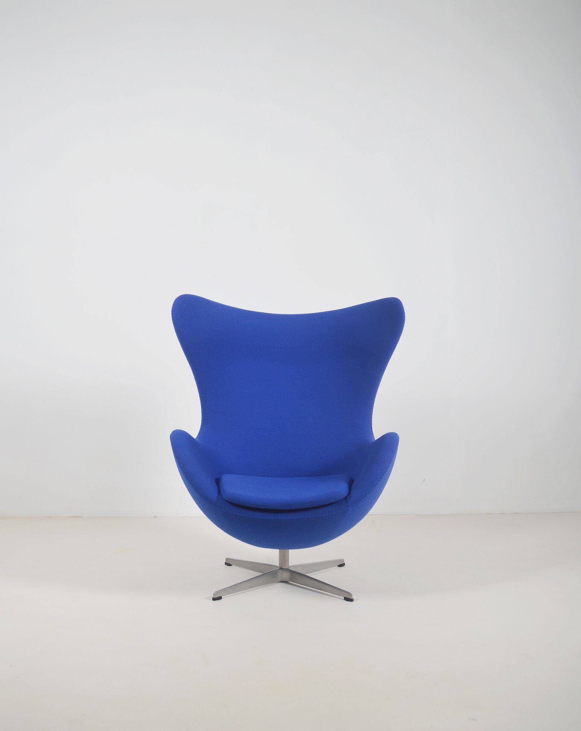 Egg Chair designed by Arne Jacobsen for Fritz Hansen