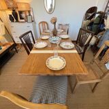 Extendable farmhouse table with 2 vintage leaves