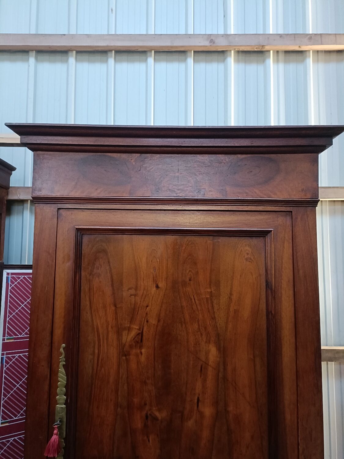 Cabinet bonnetière in solid oak and partial veneer