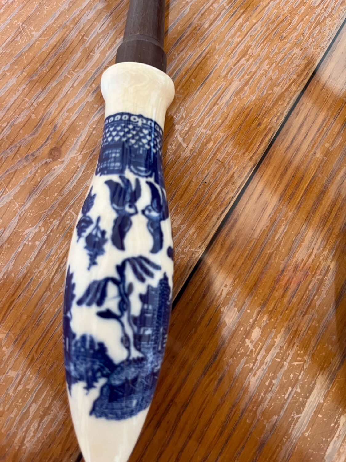 Couvert à salade en bois et porcelaine