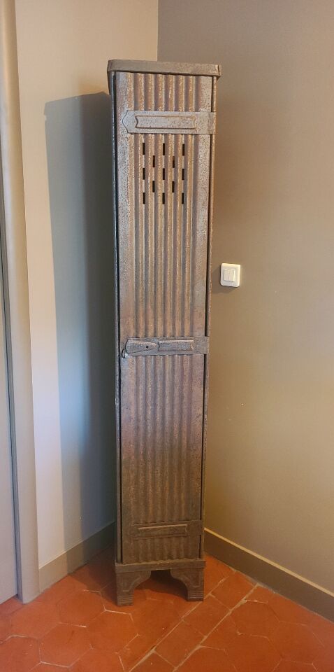 Old industrial locker Strafor 1 door