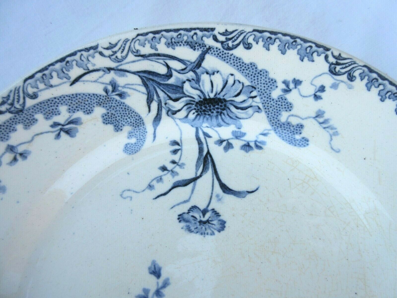 Flat plate Terre de Fer signed HB & Cie Choisy le Roi model Pornic