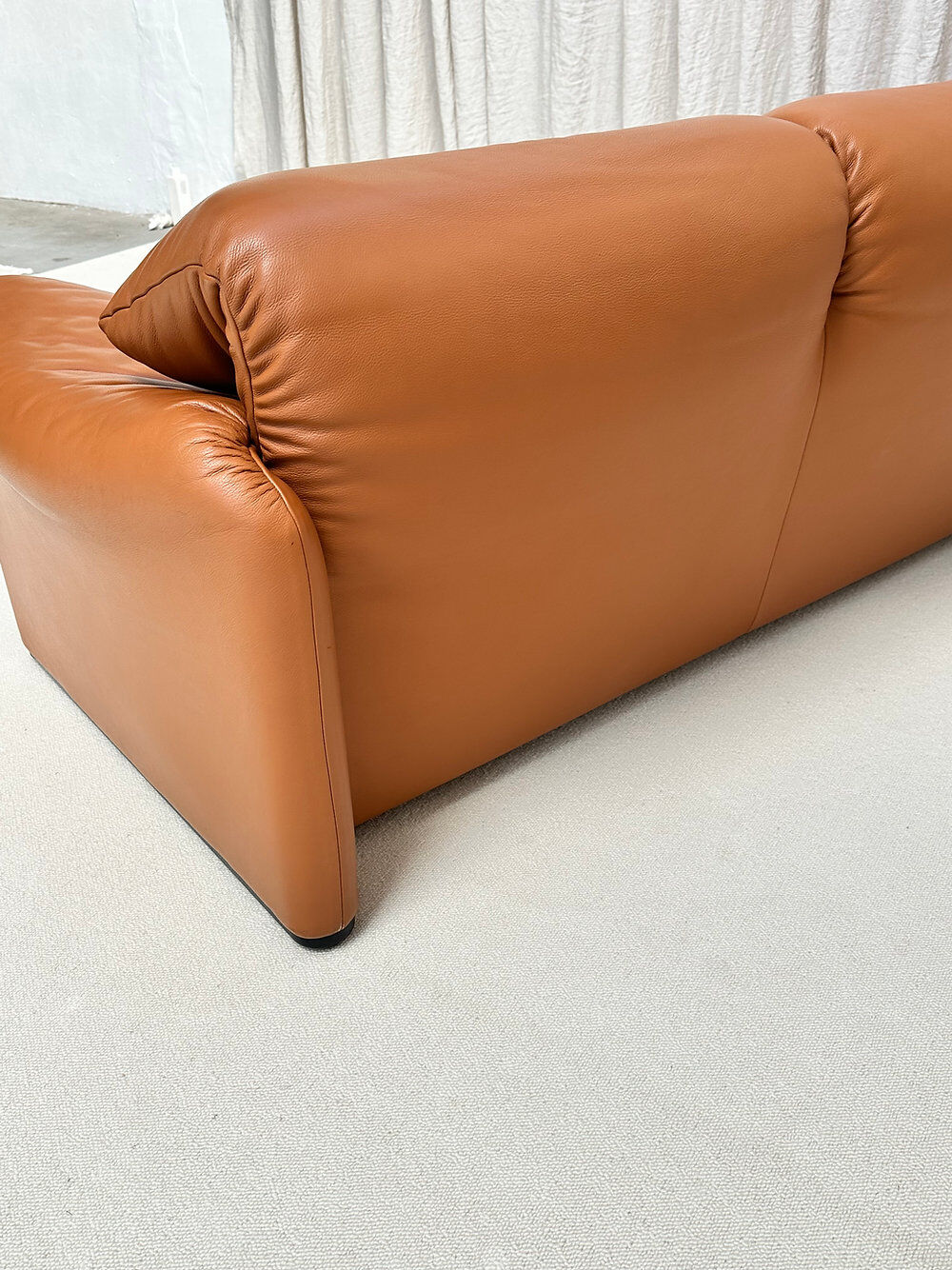 Maralunga 3-seater sofa, Vico Magistretti, Cassina, Italy.