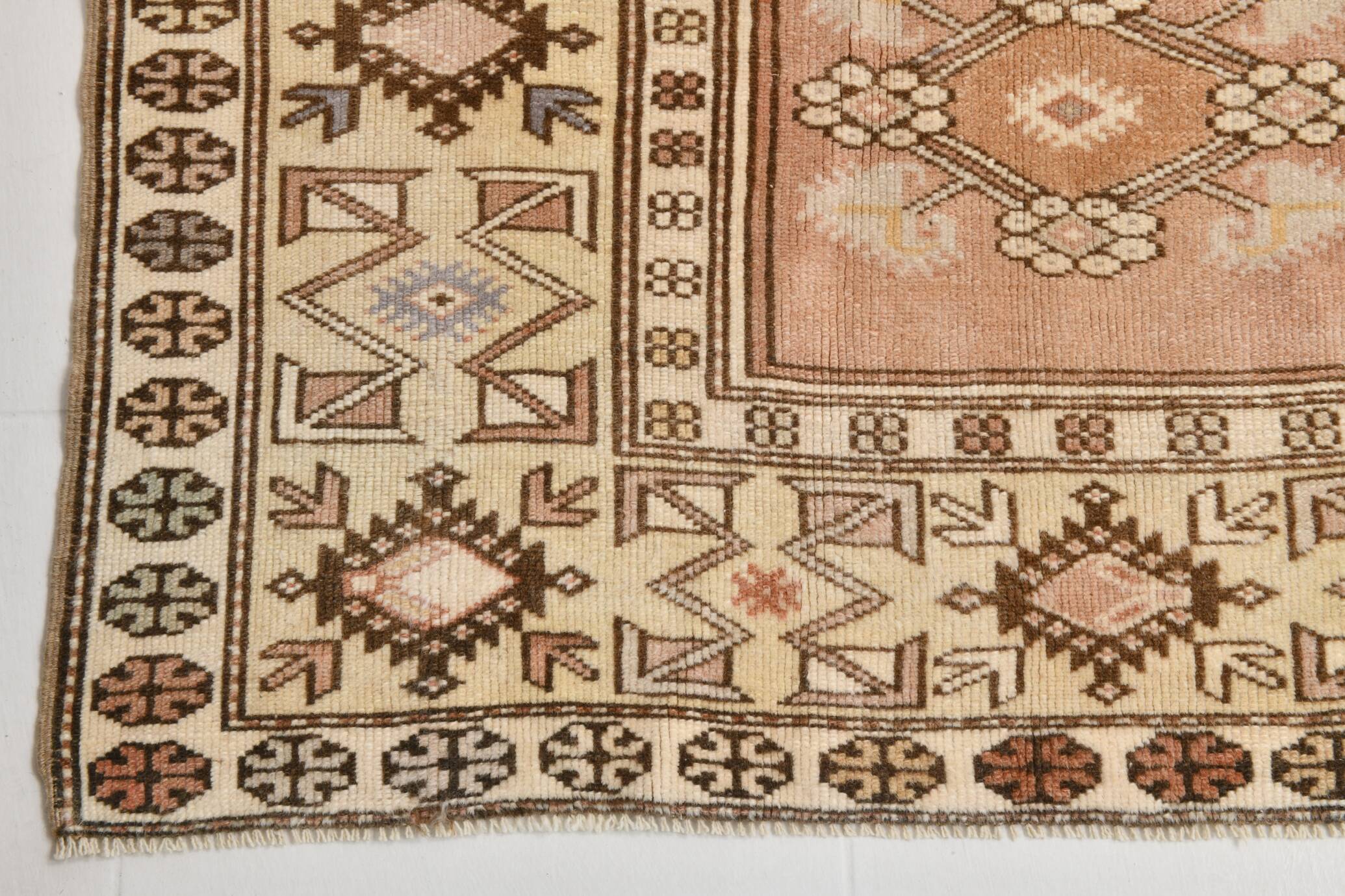 4x7 Cream & Brown Turkish Vintage Rug 120x211Cm SK 22198