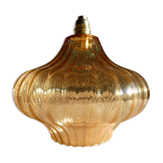 Suspension cloche en verre ambré vintage