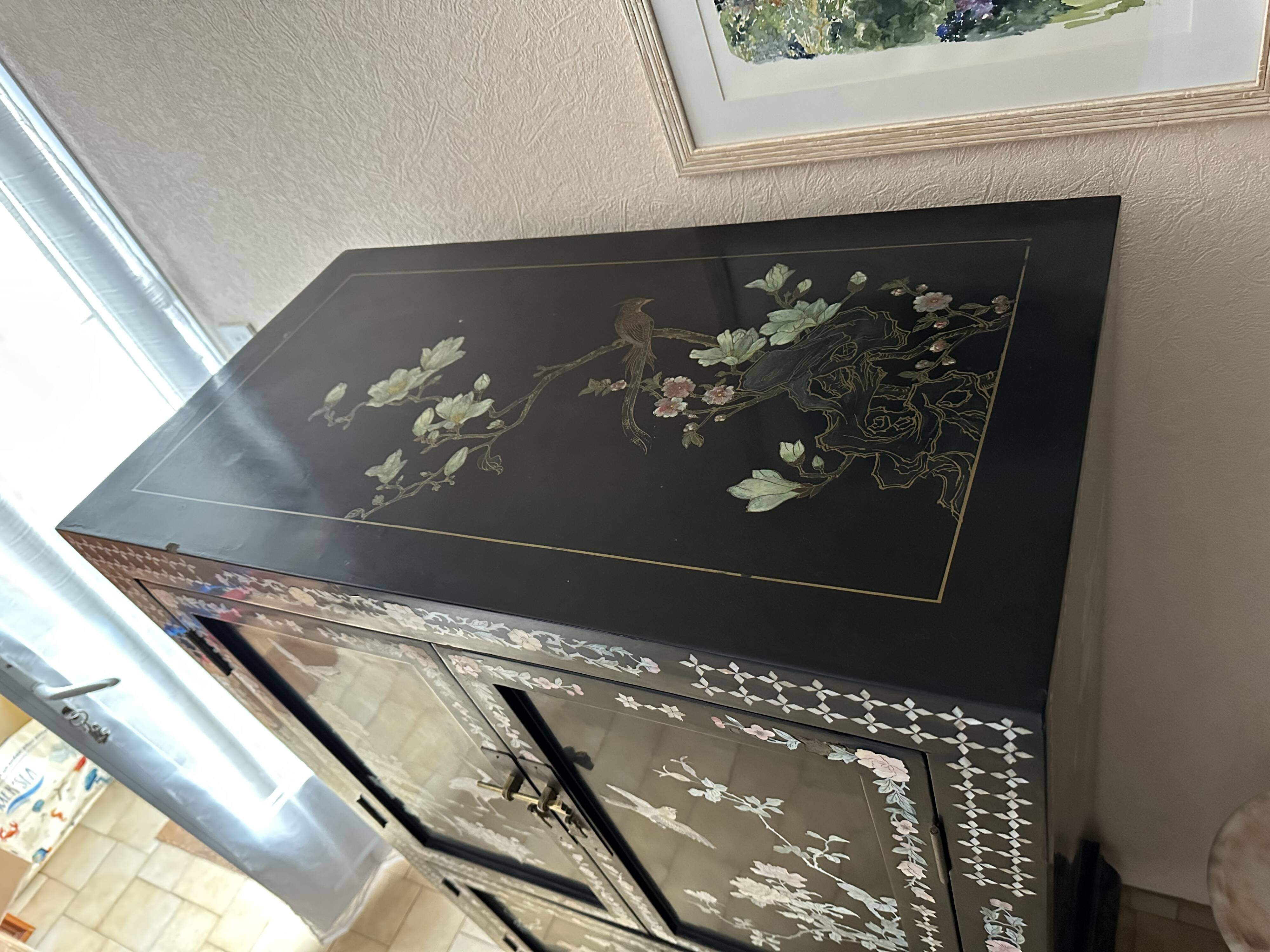 Chinese wedding cabinet – Art furniture, Paris