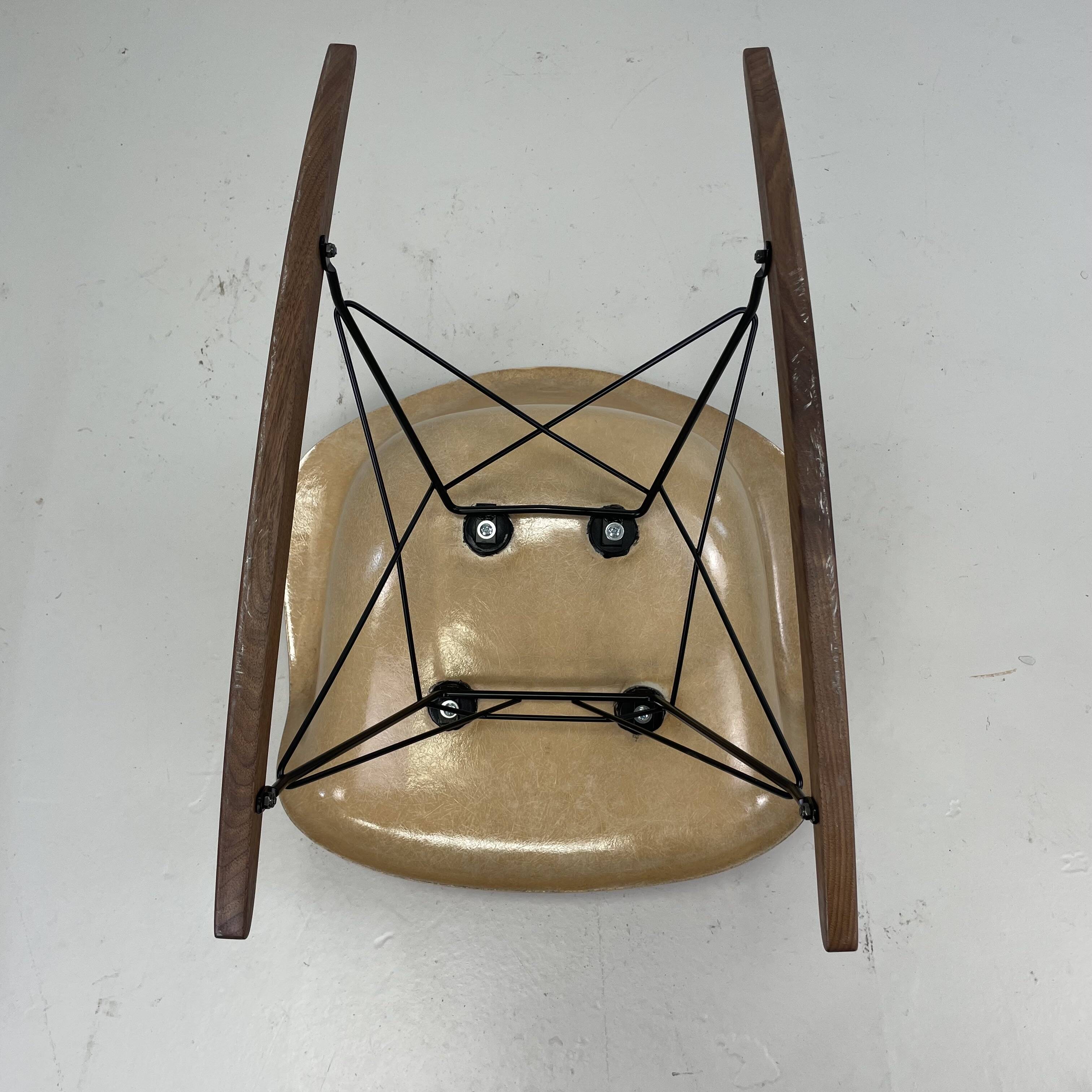 Eames Herman Miller 1950s RAR rocking chair in light tan