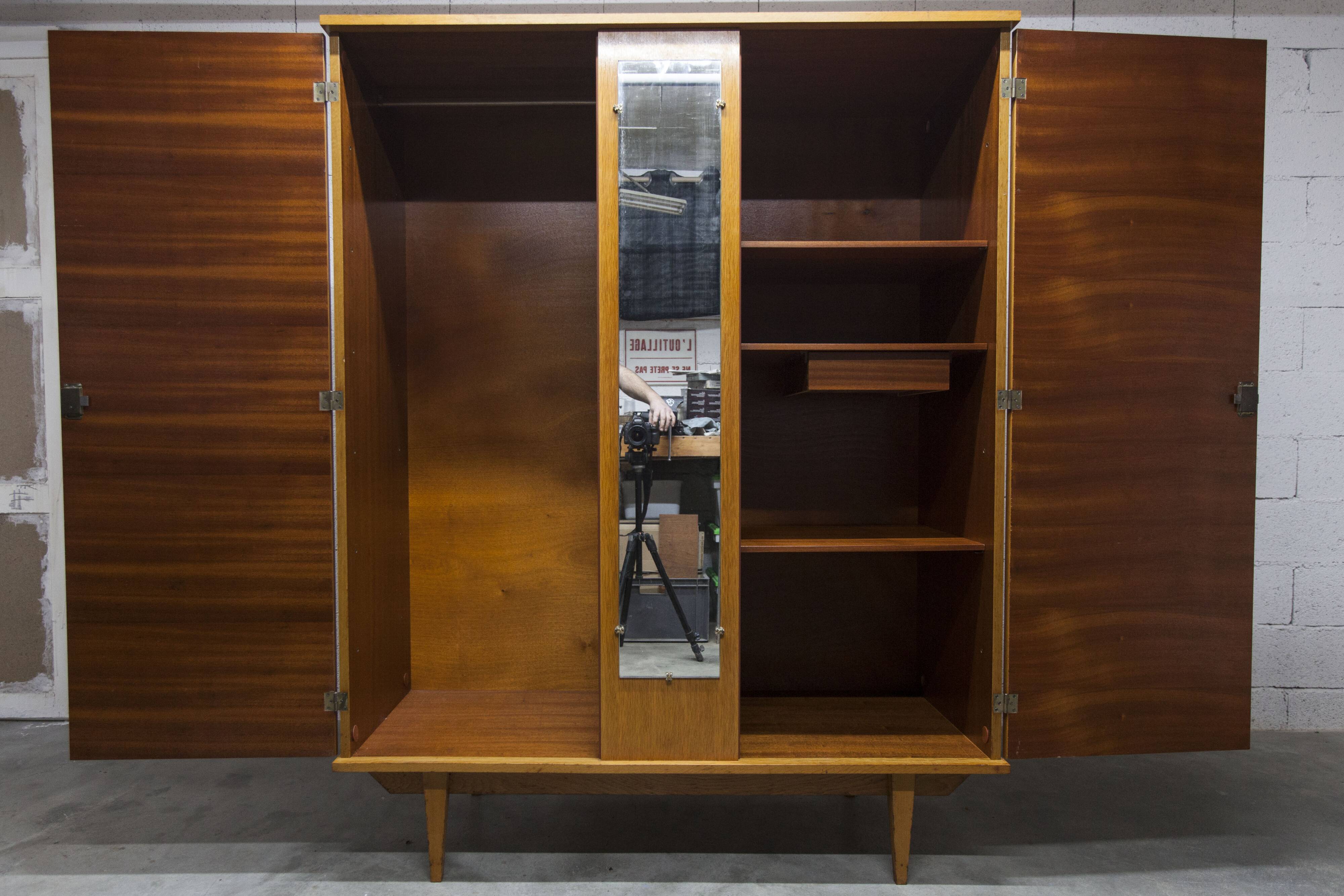 1970 Scandinavian wardrobe with shelves and mirror, 21x126, 2 doors.