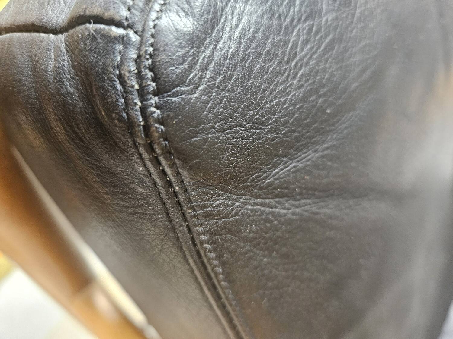 Paire de faureuil Scandinave cuir 1970"