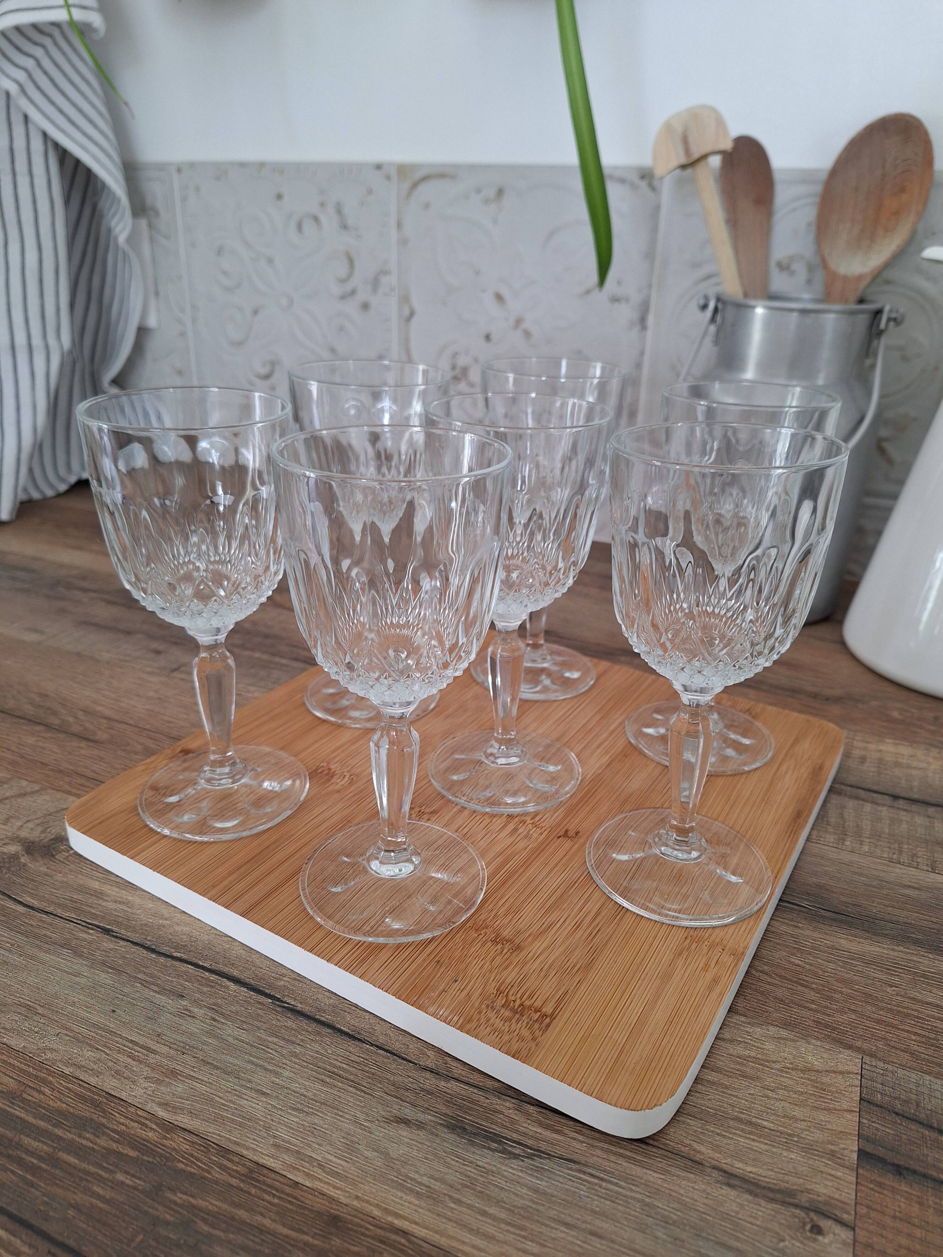 Verres à vin vintage en verre ciselé