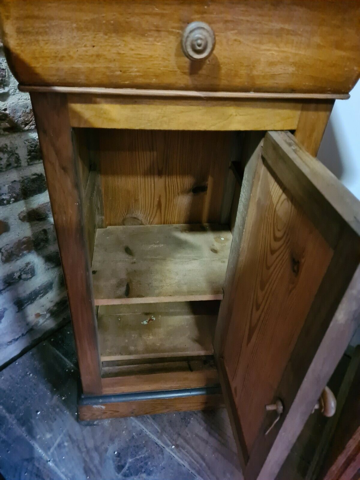 Pitchpin bedside table