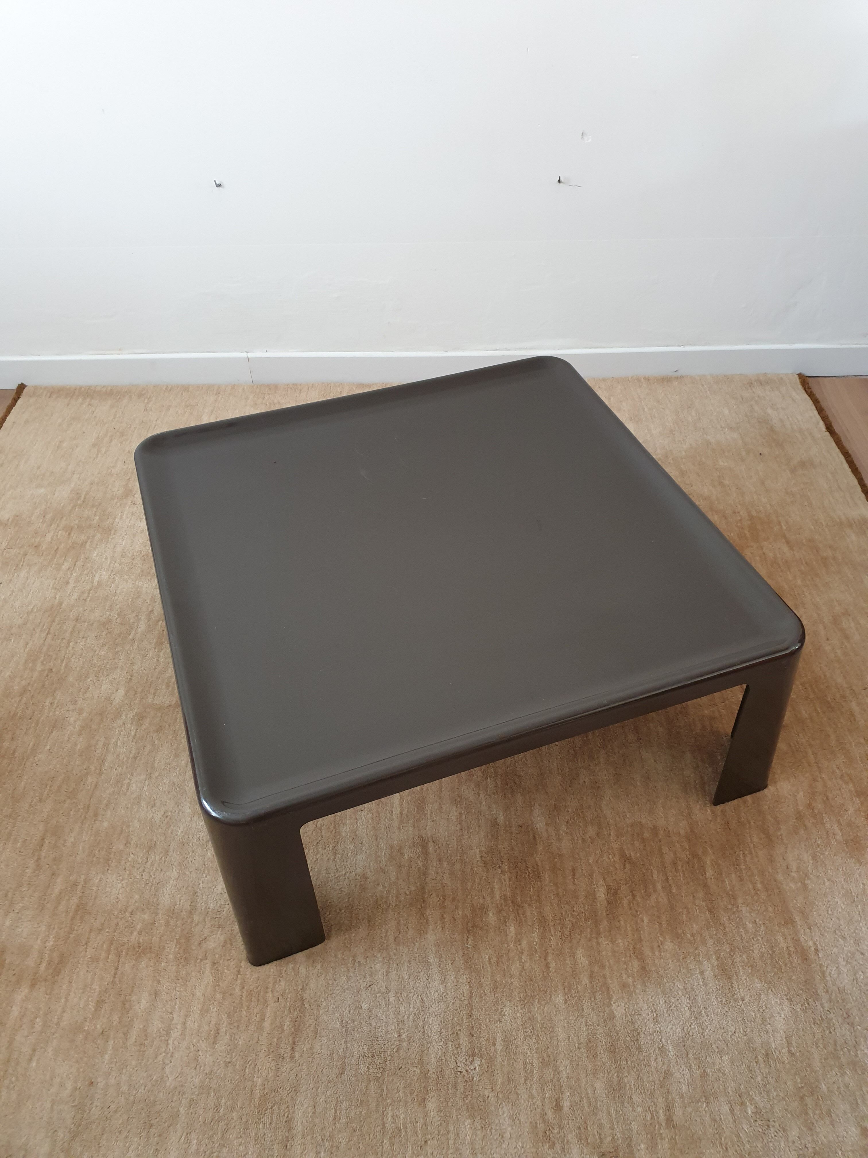 Coffee table Mario Bellini