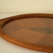 Oval wooden tray with glass and artisanal marquetry from the 70s.