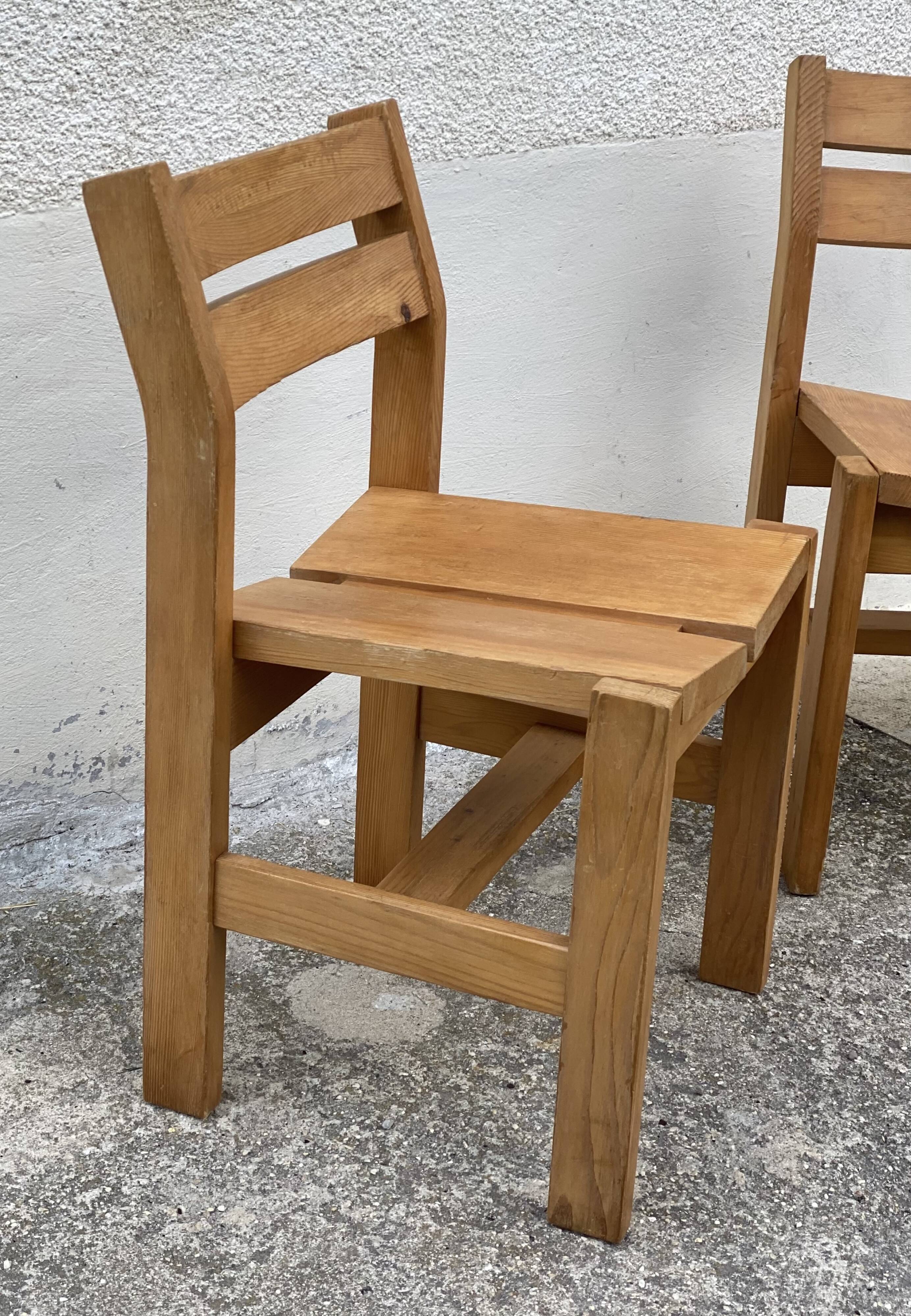 Pair of vintage 1970 "Maison Regain" chairs for the Les Arcs 1600 station.