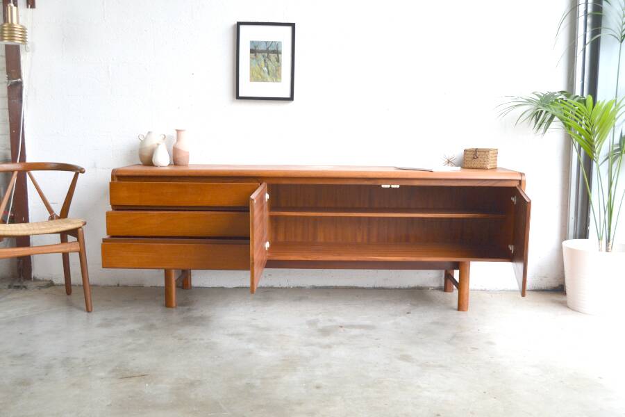 White & Newton Curved Sideboard * 208 cm