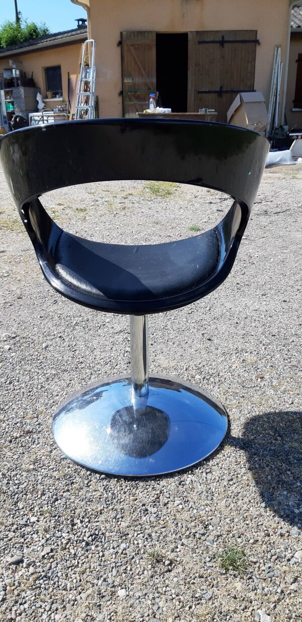 Fauteuil vintage chrome, plastic et cuir noir