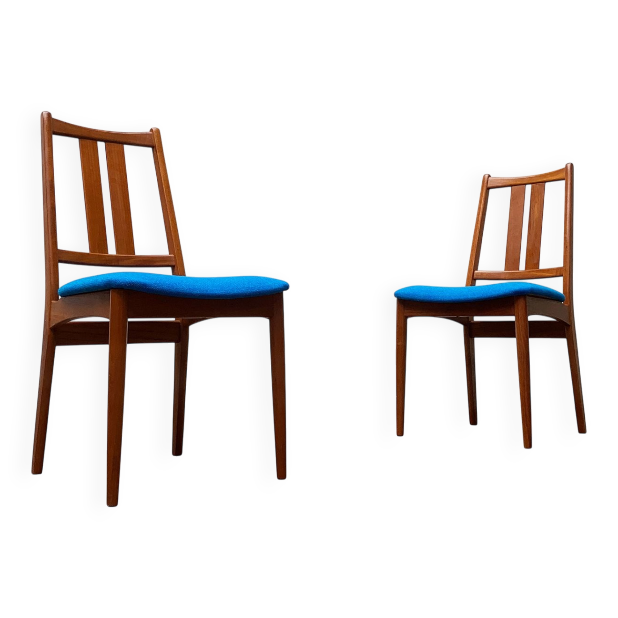 Set of Danish teak chairs from the mid-century with new Kvadrat Hallingdal cushions, 1960s.