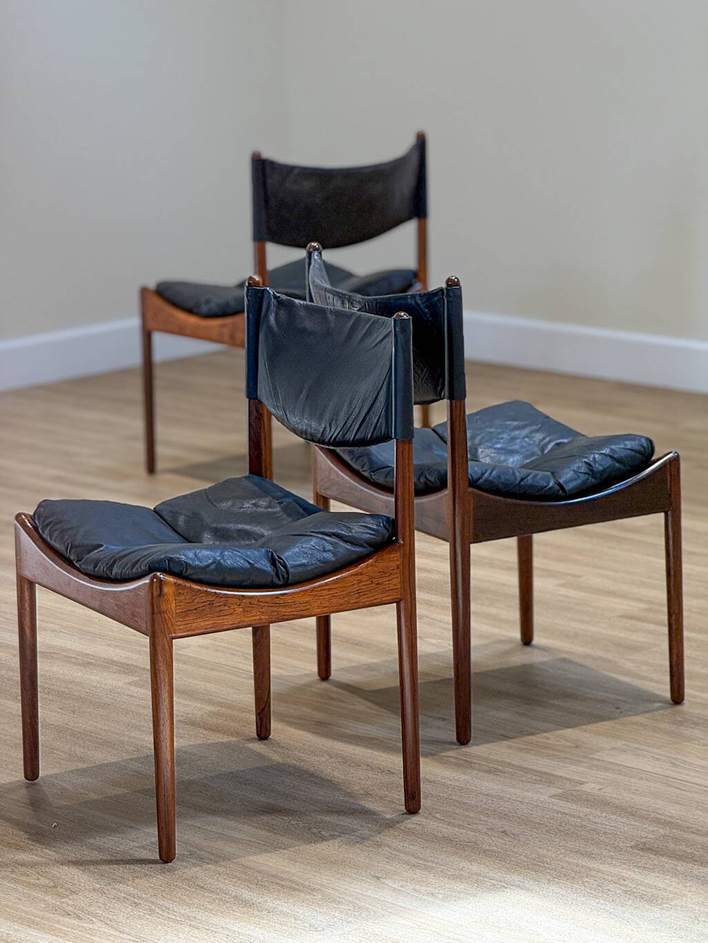 Extendable dining room table and chairs (by Kristian Solmer Vedel)