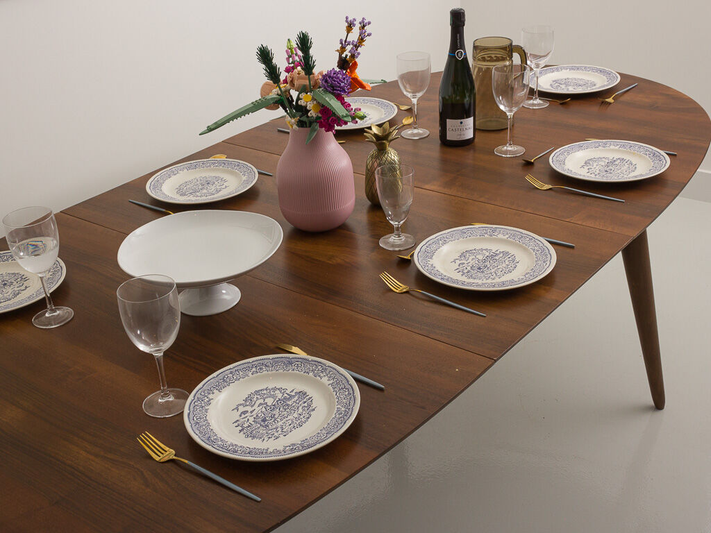 Custom-made solid walnut dining table with 4 extensions, for 6 to 16 people