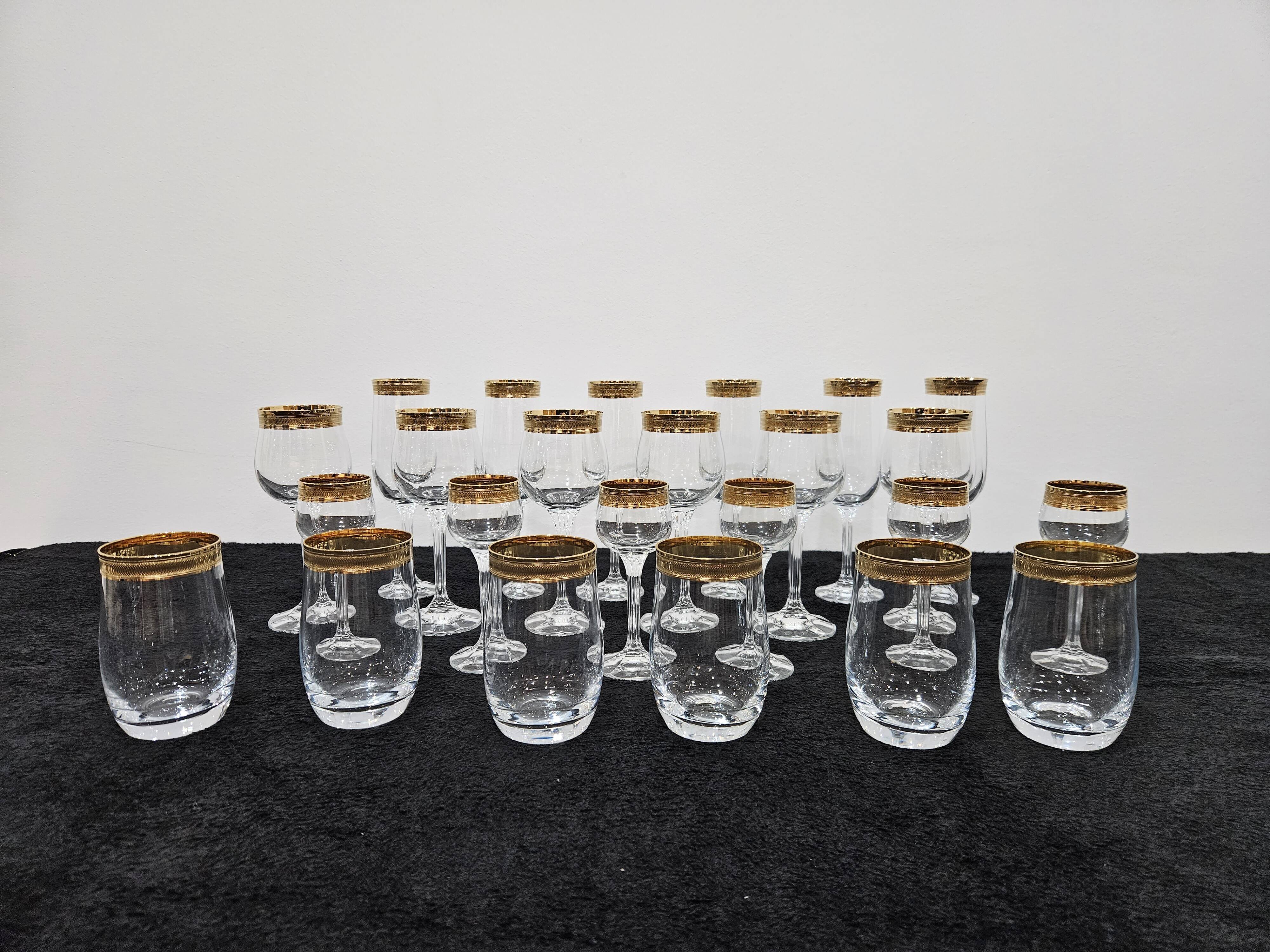Un ensemble exclusif de verres en cristal Bohemia Gold.