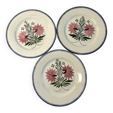 Lot de trois assiettes plates Charolles