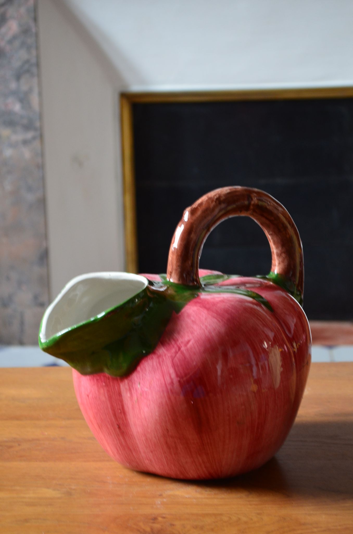 Carafe en barbotine italienne