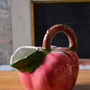 Carafe en barbotine italienne