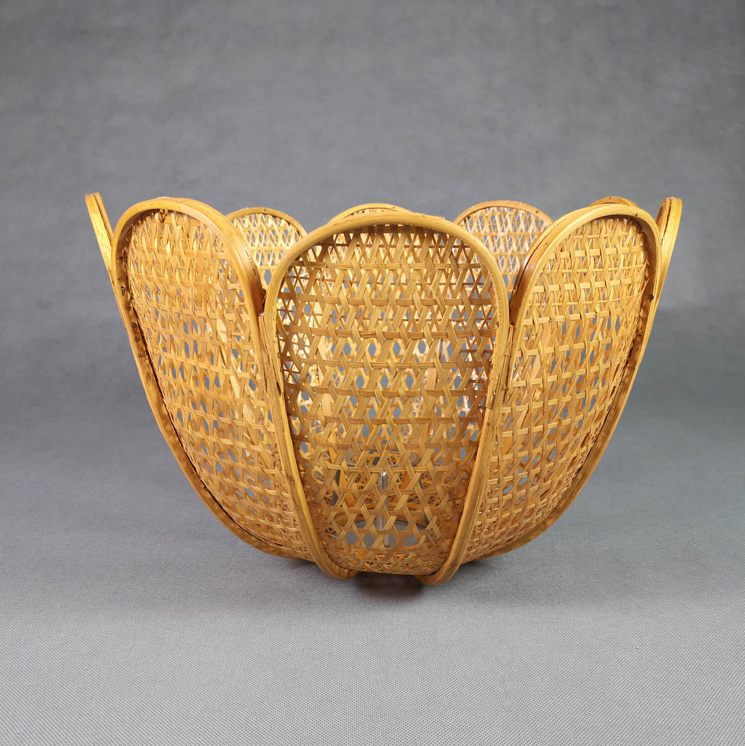 Flower suspension in braided rattan and vintage openwork - very nice condition