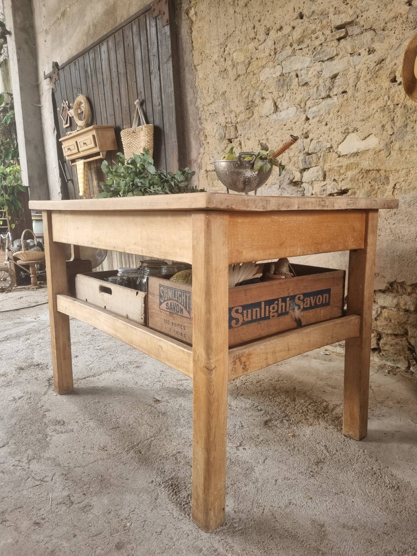 Central island countertop