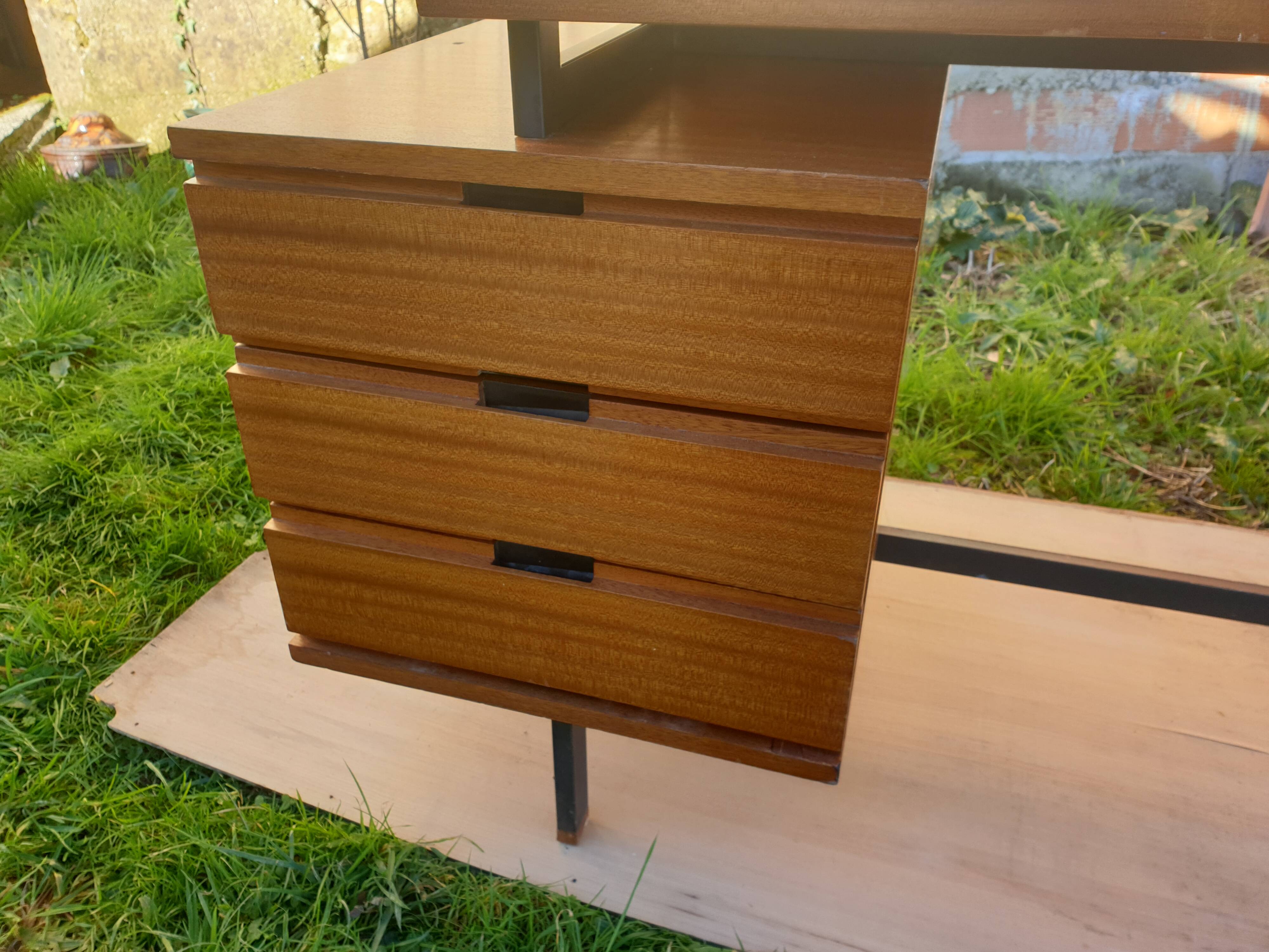 Pierre Guariche Office